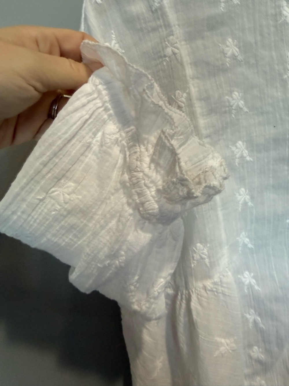 Sundance White Ruffled Embroidered Blouse Size Medium - Picture 5 of 7